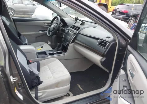 2015 Toyota Camry Le z USA, uszkodzony, nr VIN 4T1BF1FKXFU003359